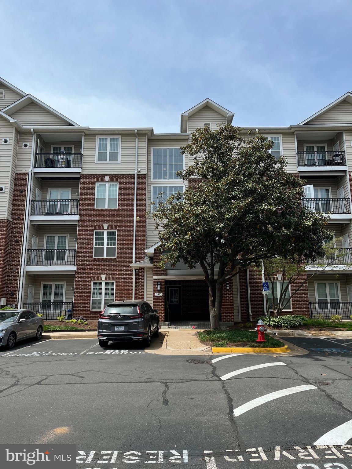 GATES OF MCLEAN - Residential Lease