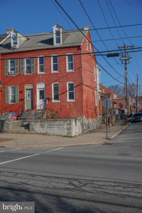 855 LANCASTER AVENUE COLUMBIA PA 17512