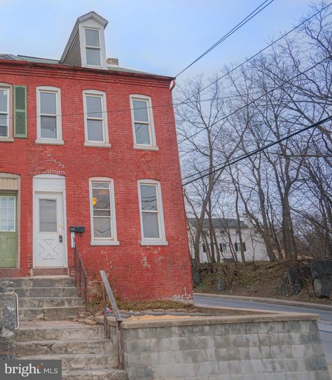 855 LANCASTER AVENUE COLUMBIA PA 17512