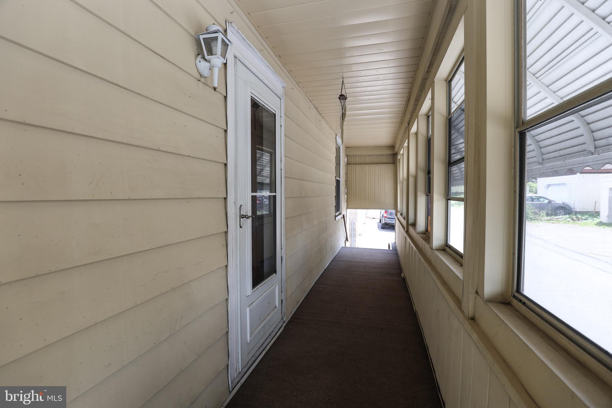 9 HEMLOCK STREET