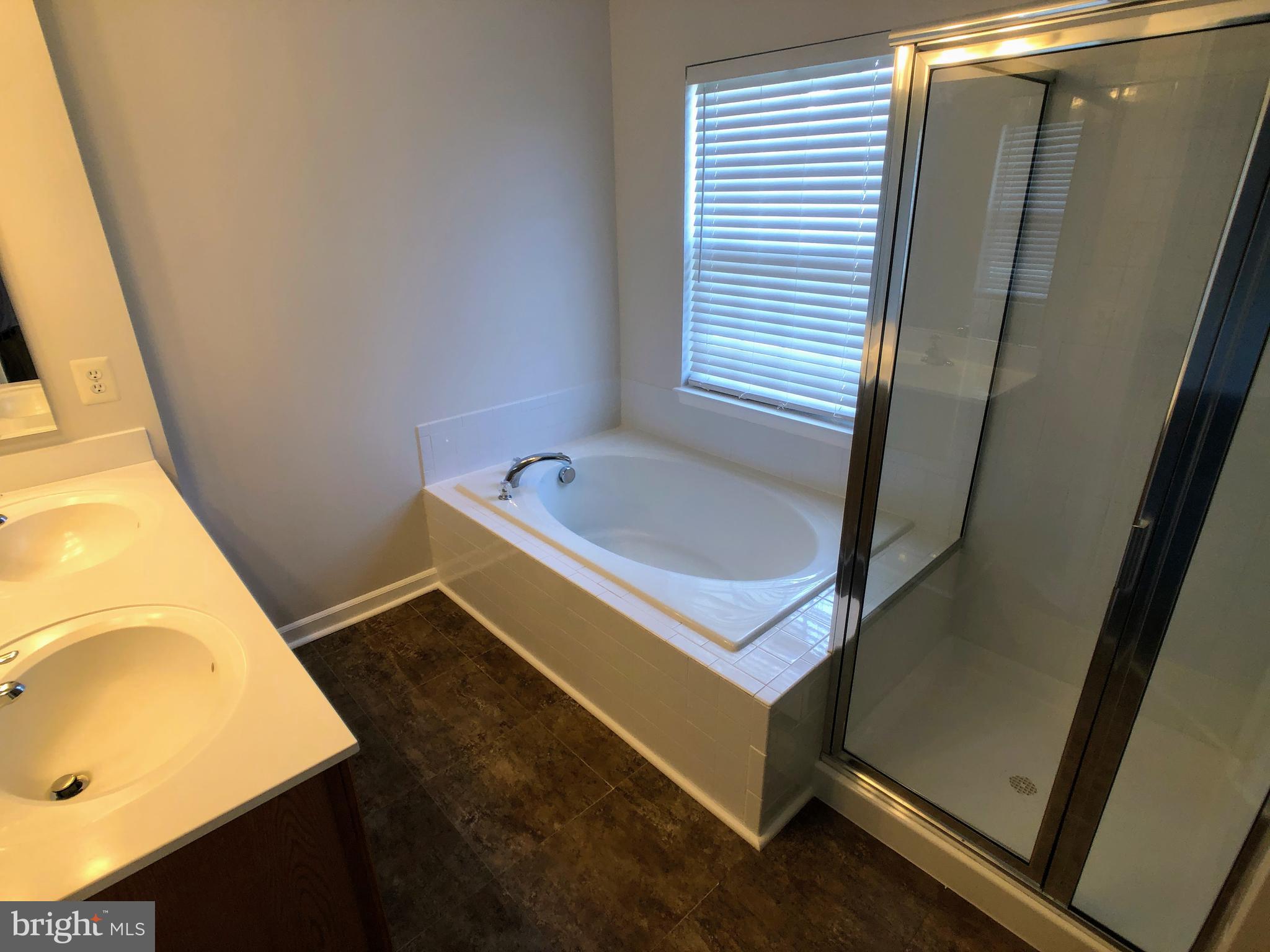 LAKELAND PLACE - Residential