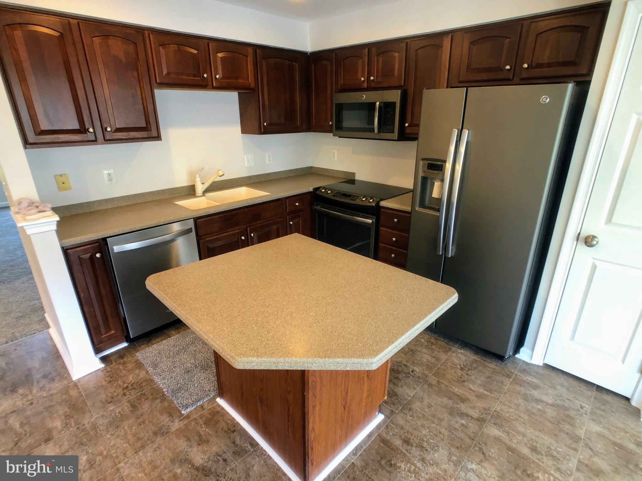 LAKELAND PLACE - Residential