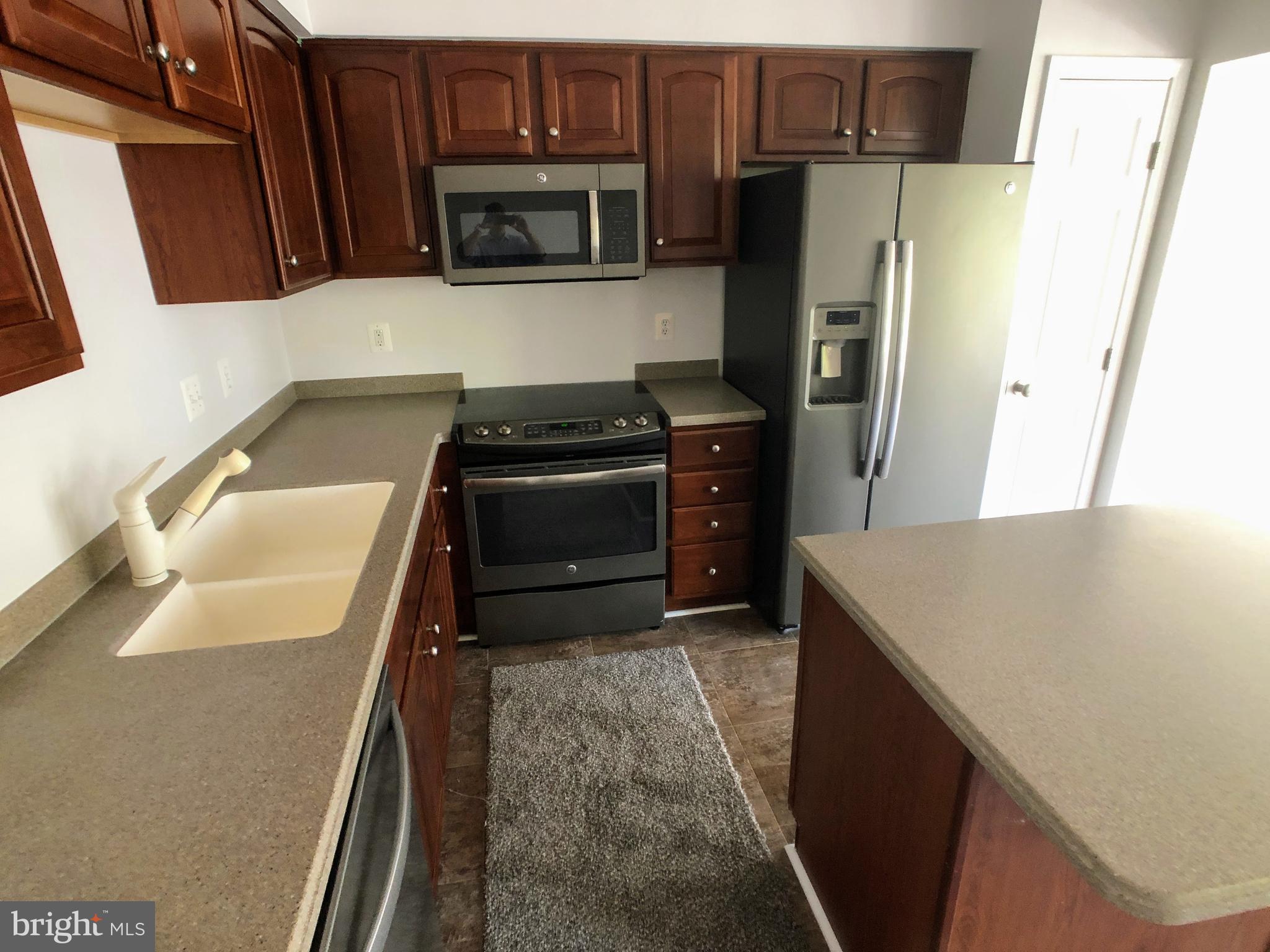 LAKELAND PLACE - Residential