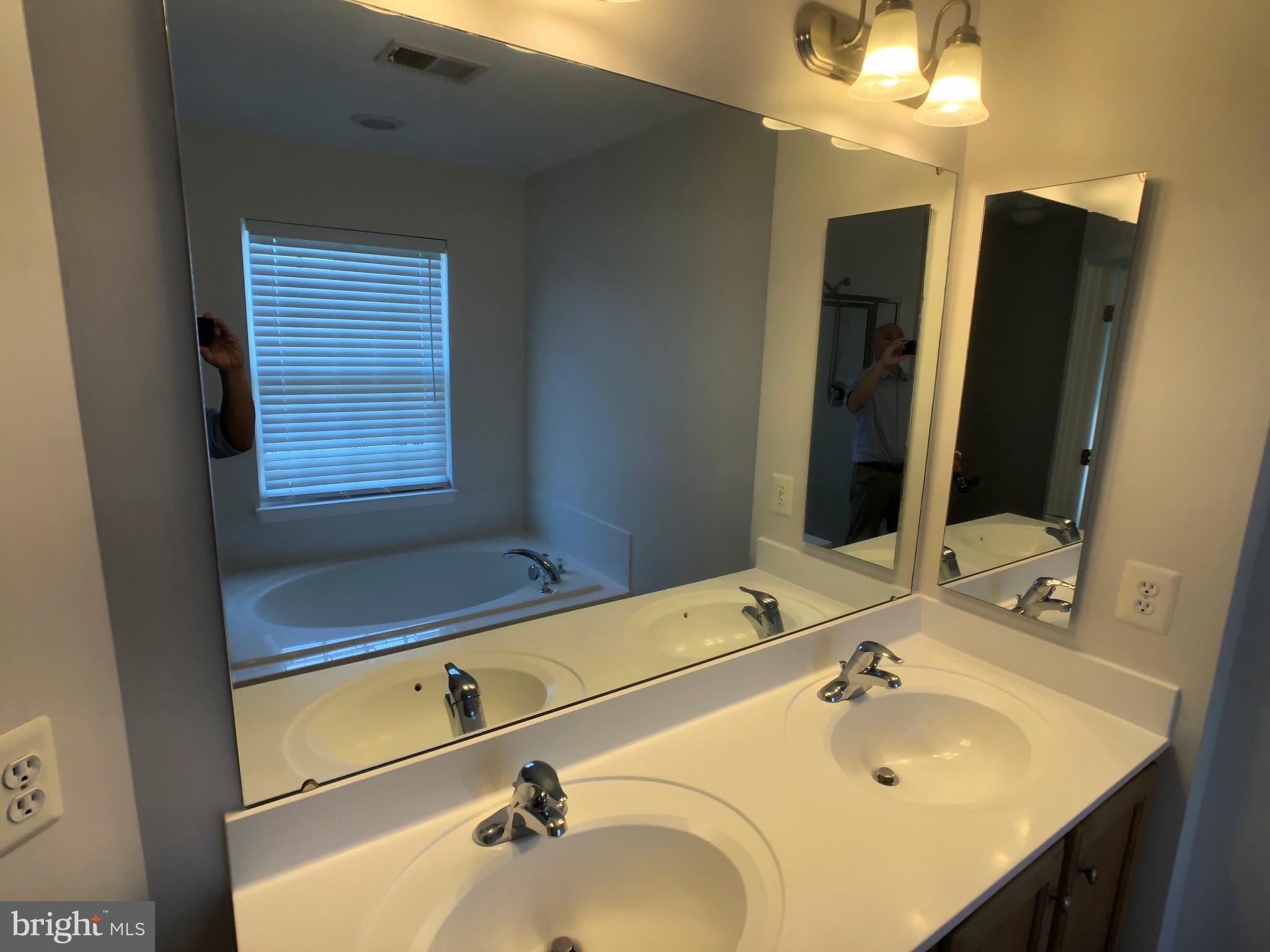 LAKELAND PLACE - Residential