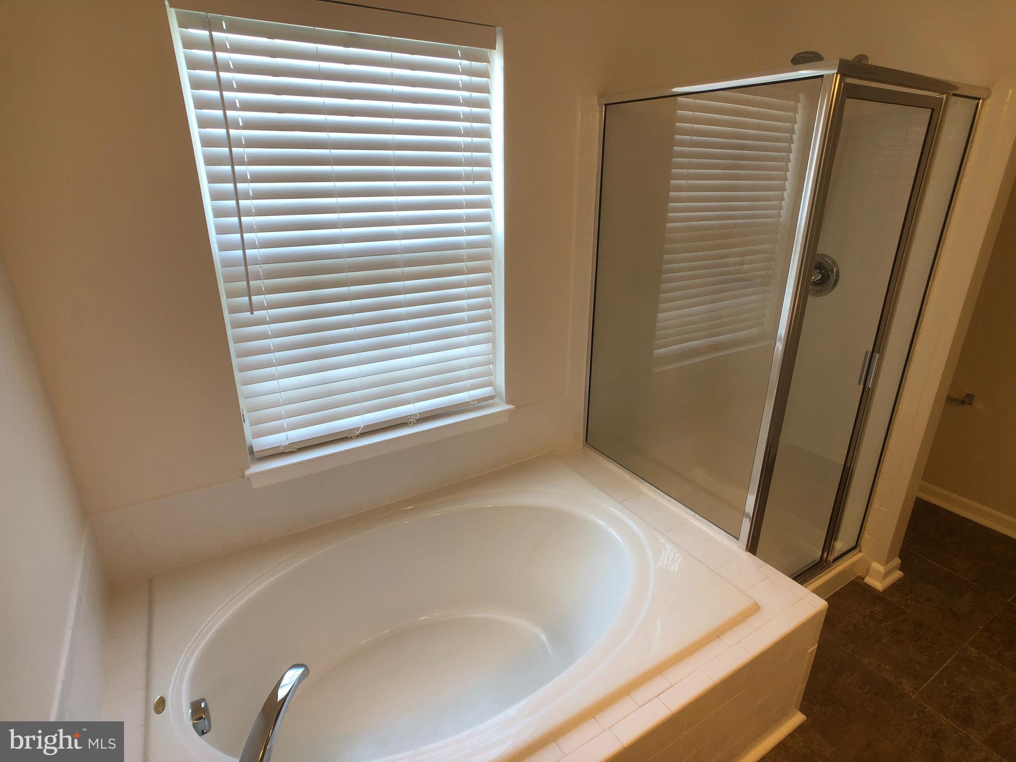 LAKELAND PLACE - Residential