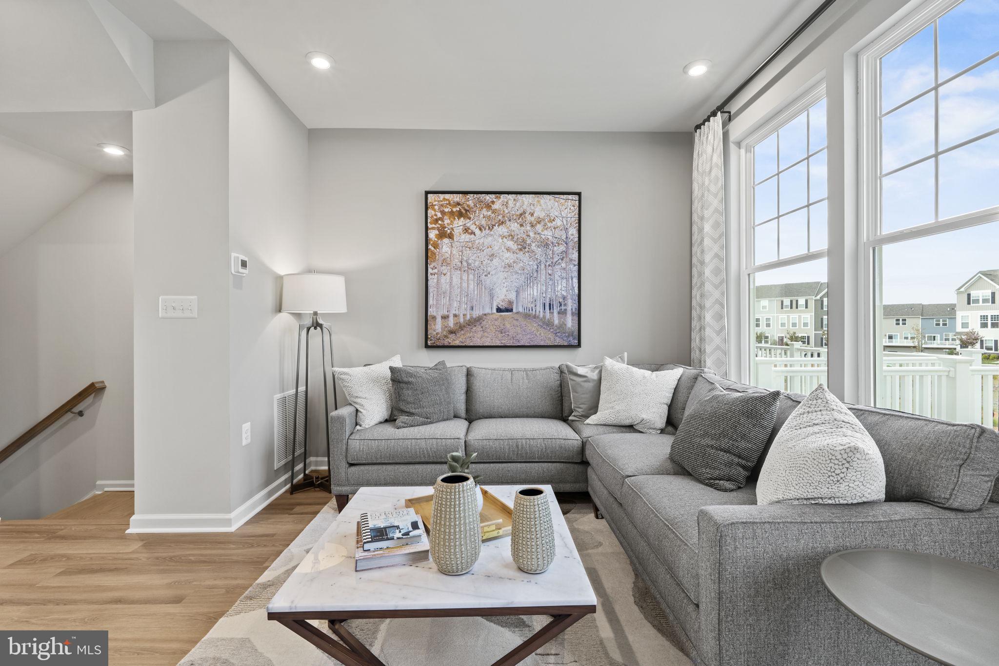 PRESIDENTS POINTE - Residential