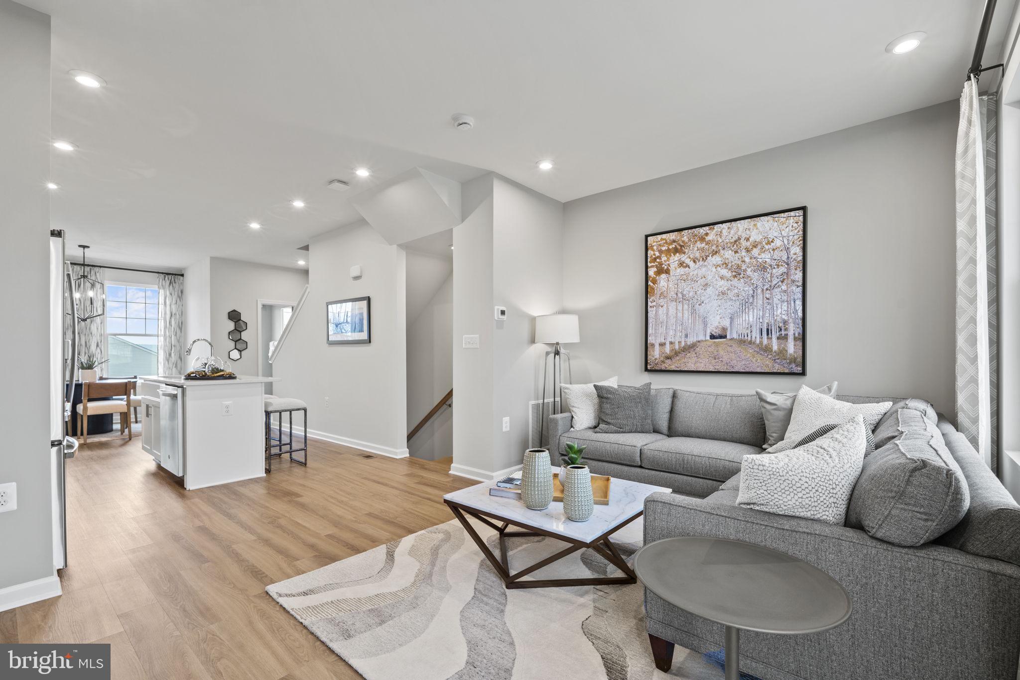 PRESIDENTS POINTE - Residential