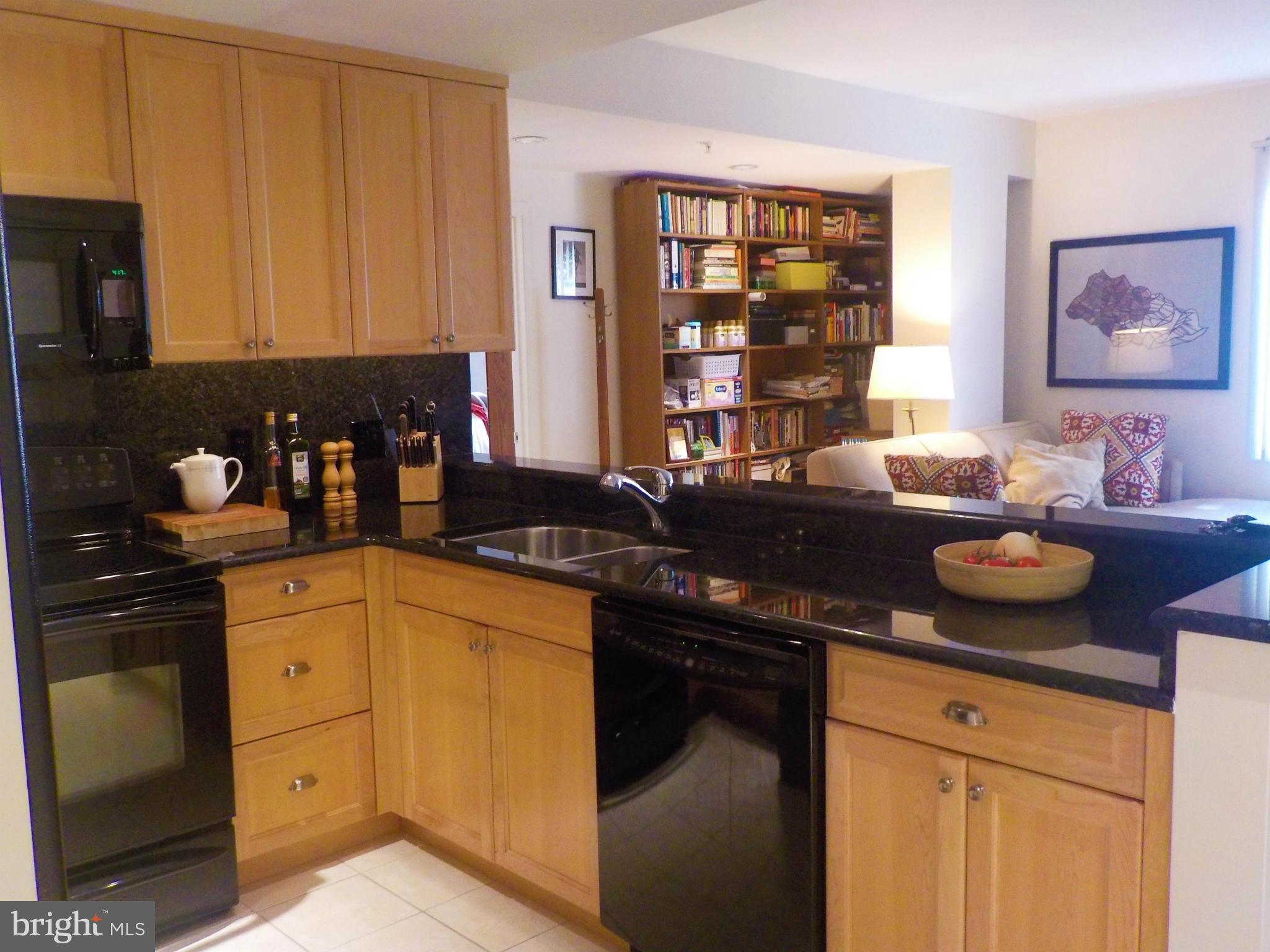 HENDERSON'S WHARF - Residential