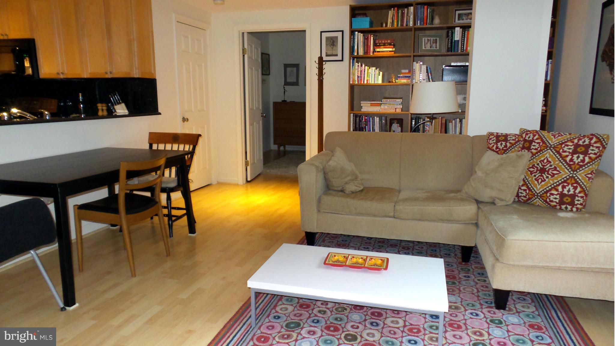 HENDERSON'S WHARF - Residential