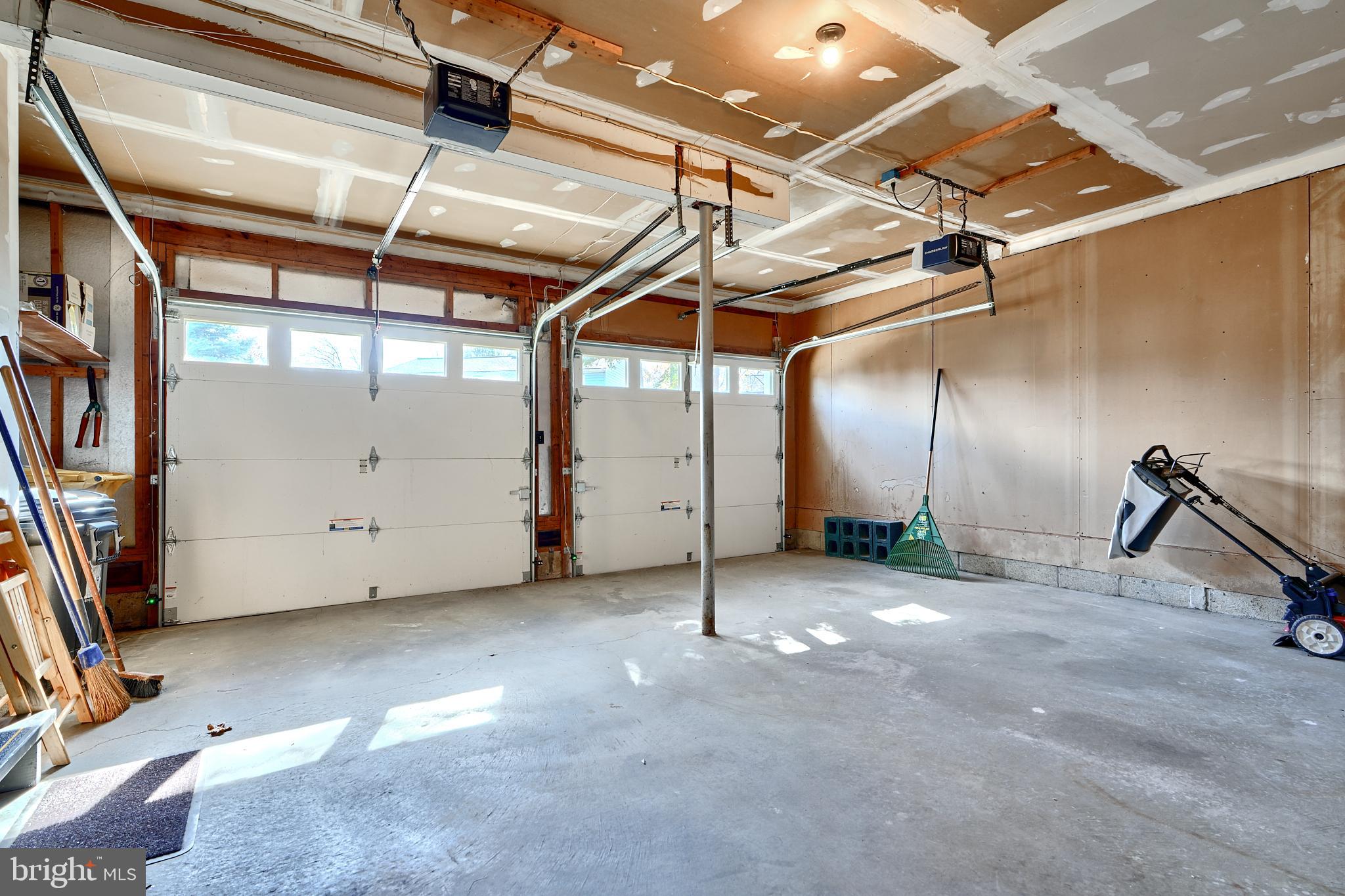 HARMANS WOODS - Residential