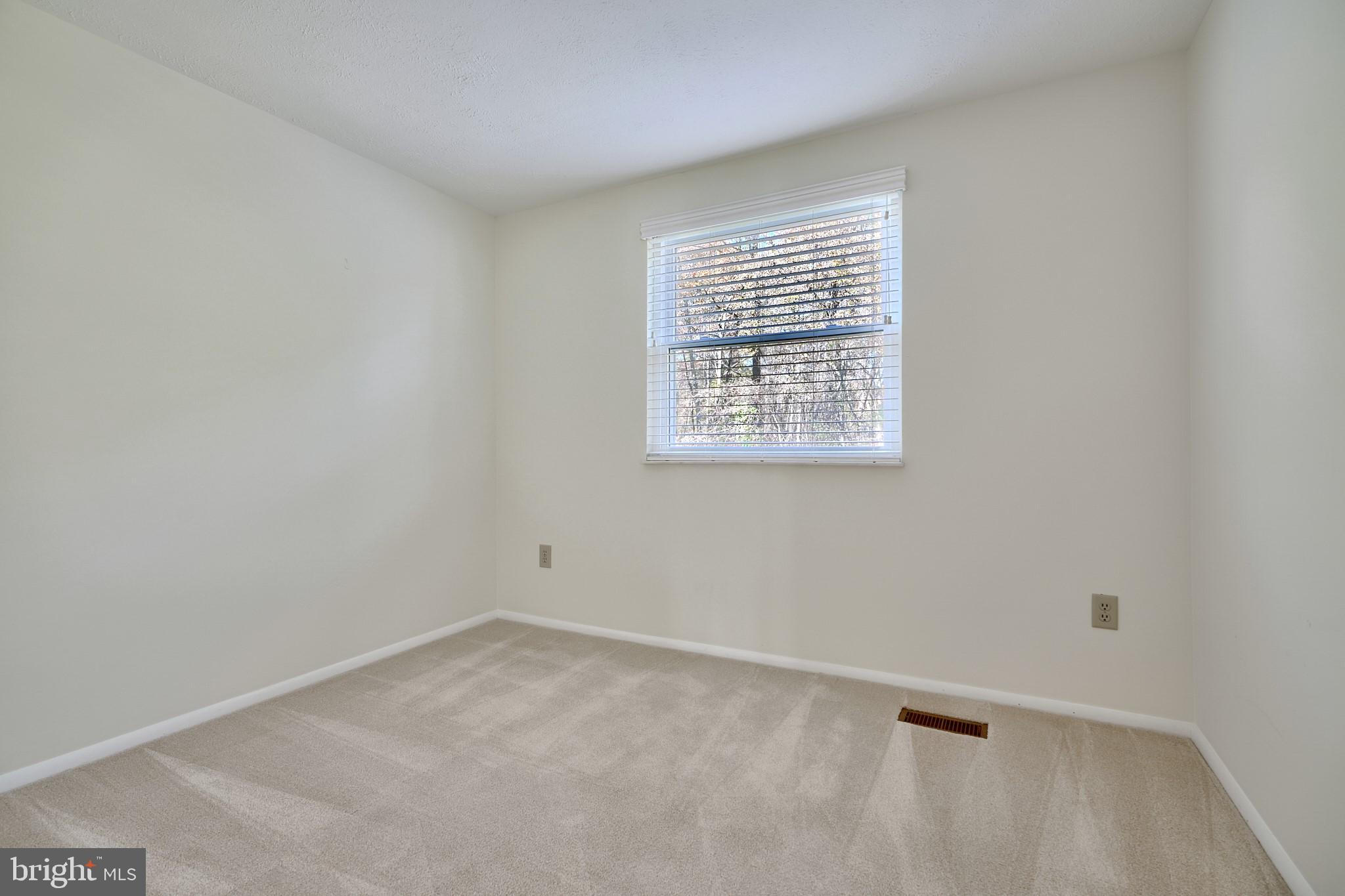 HARMANS WOODS - Residential