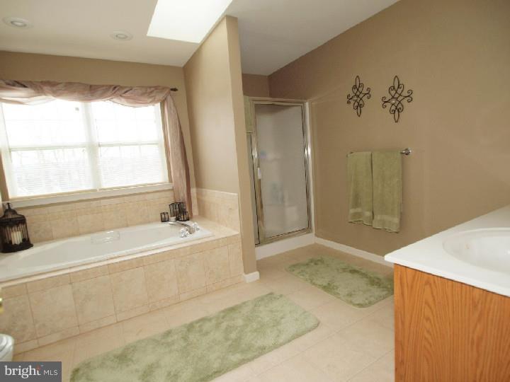 MEADOWBROOK - Residential