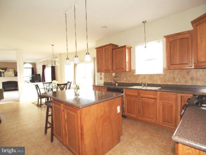 MEADOWBROOK - Residential