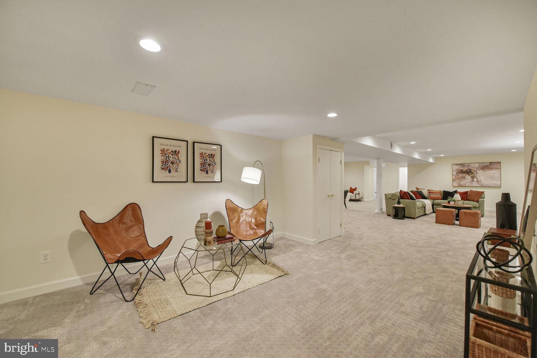 WILLOWS OF POTOMAC - Residential