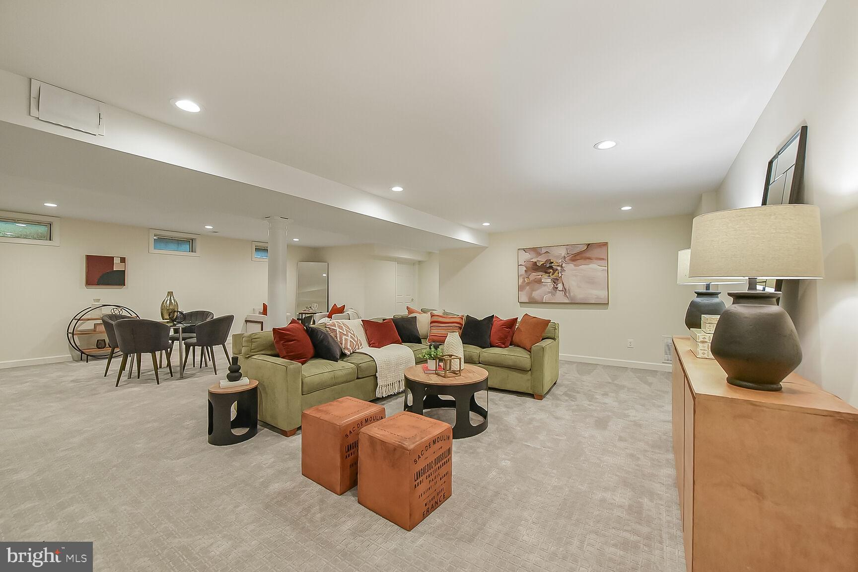 WILLOWS OF POTOMAC - Residential