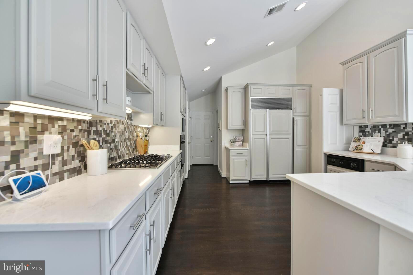 WILLOWS OF POTOMAC - Residential