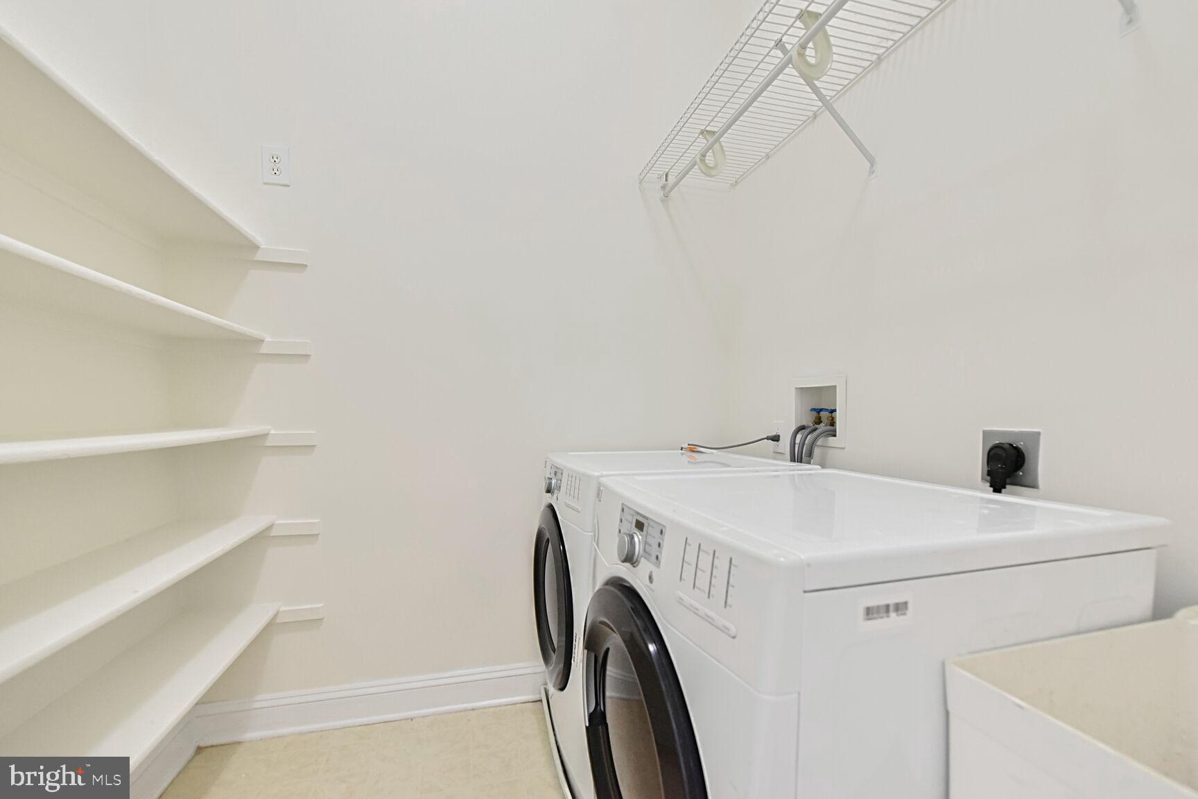 WILLOWS OF POTOMAC - Residential