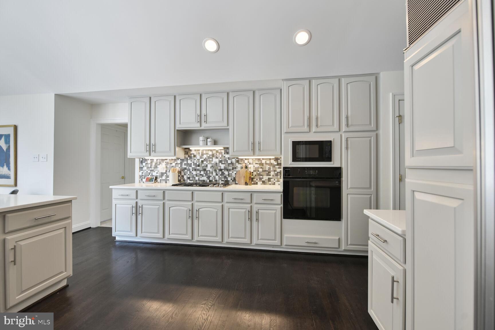 WILLOWS OF POTOMAC - Residential