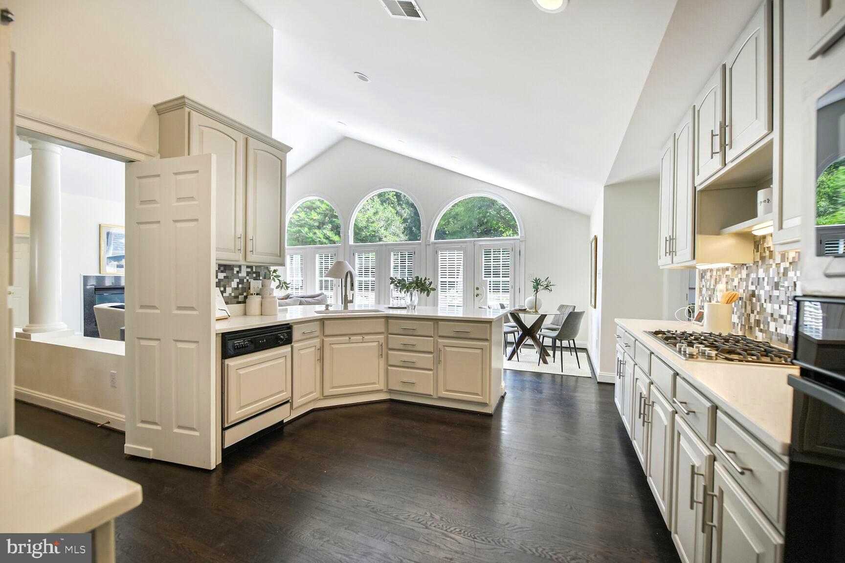 WILLOWS OF POTOMAC - Residential