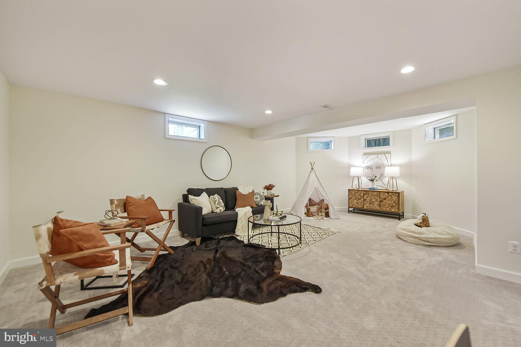 WILLOWS OF POTOMAC - Residential