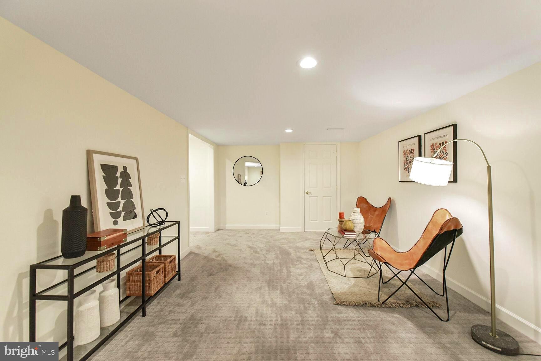 WILLOWS OF POTOMAC - Residential