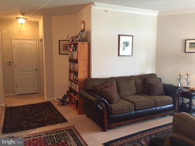 POTOMAC POINTE CONDOMINI - Residential Lease