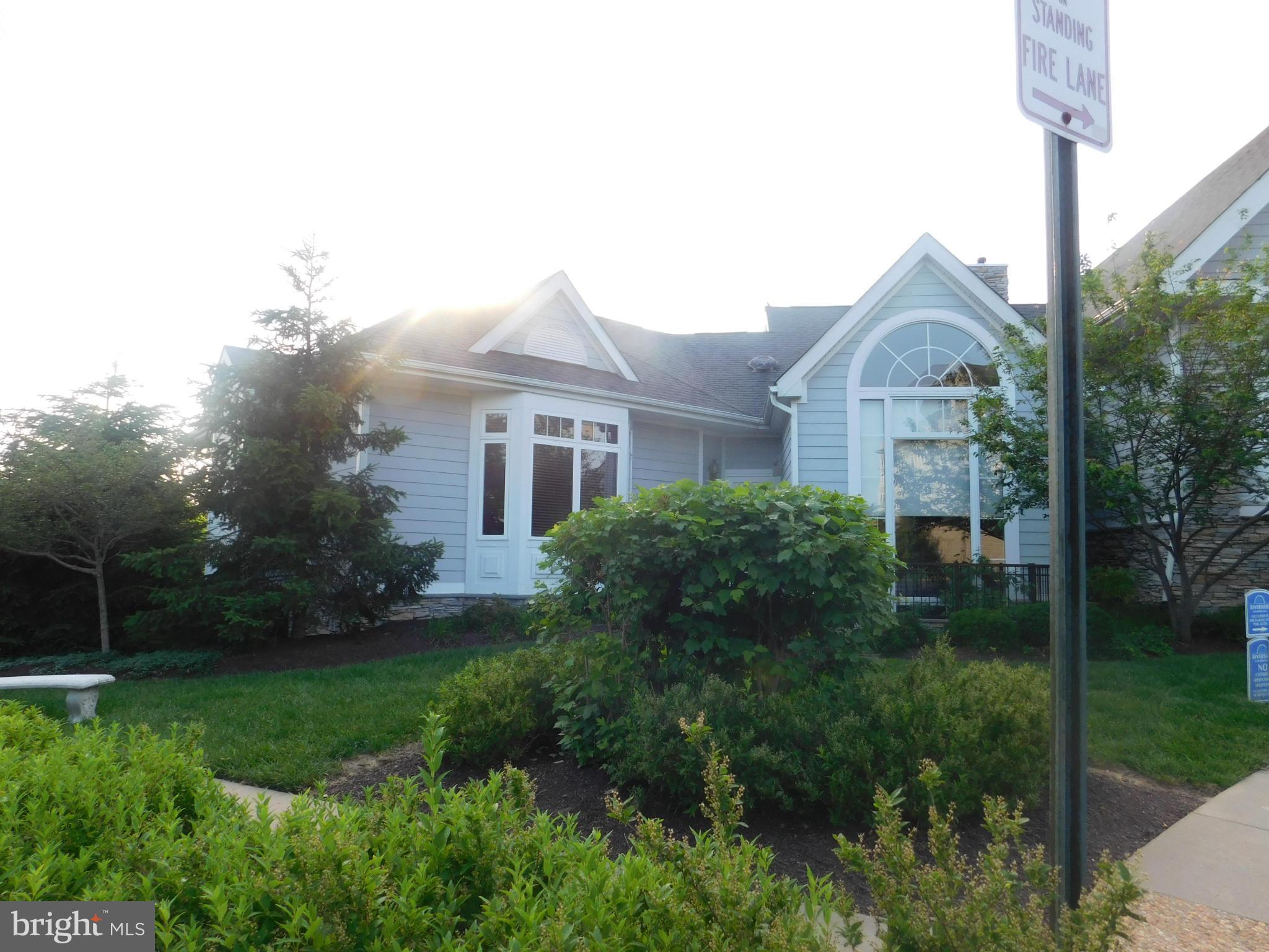 POTOMAC POINTE CONDOMINI - Residential Lease