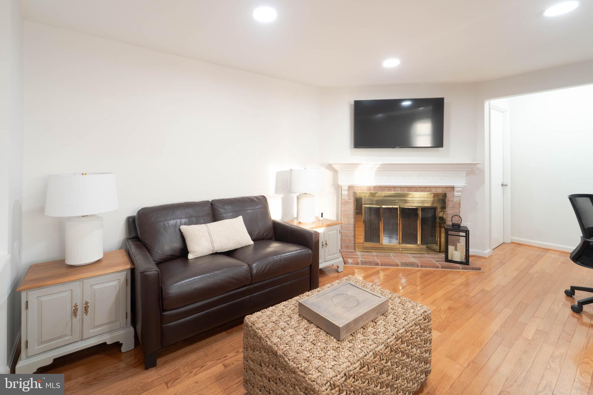 KING PARK WEST - Residential Lease