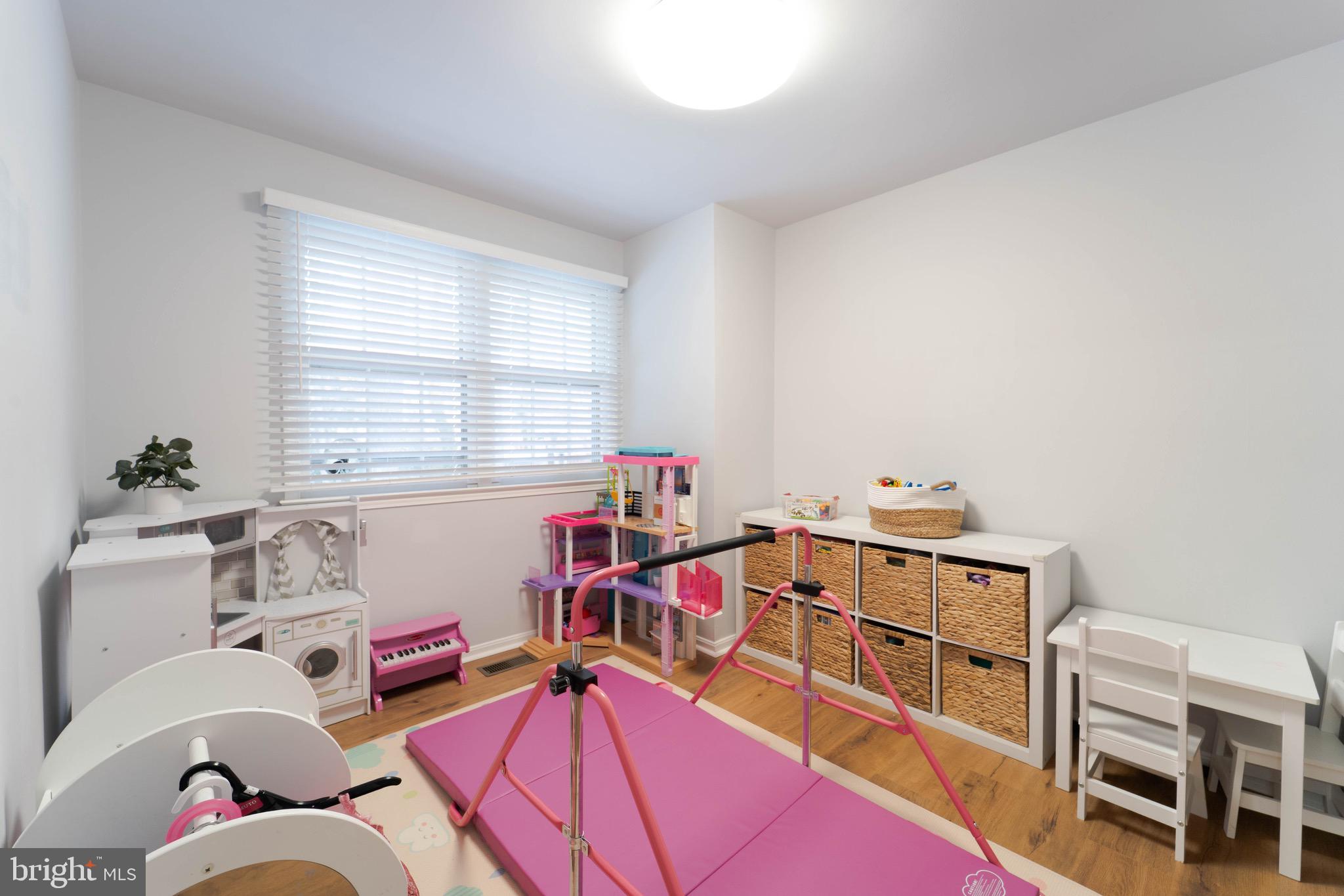 KING PARK WEST - Residential Lease