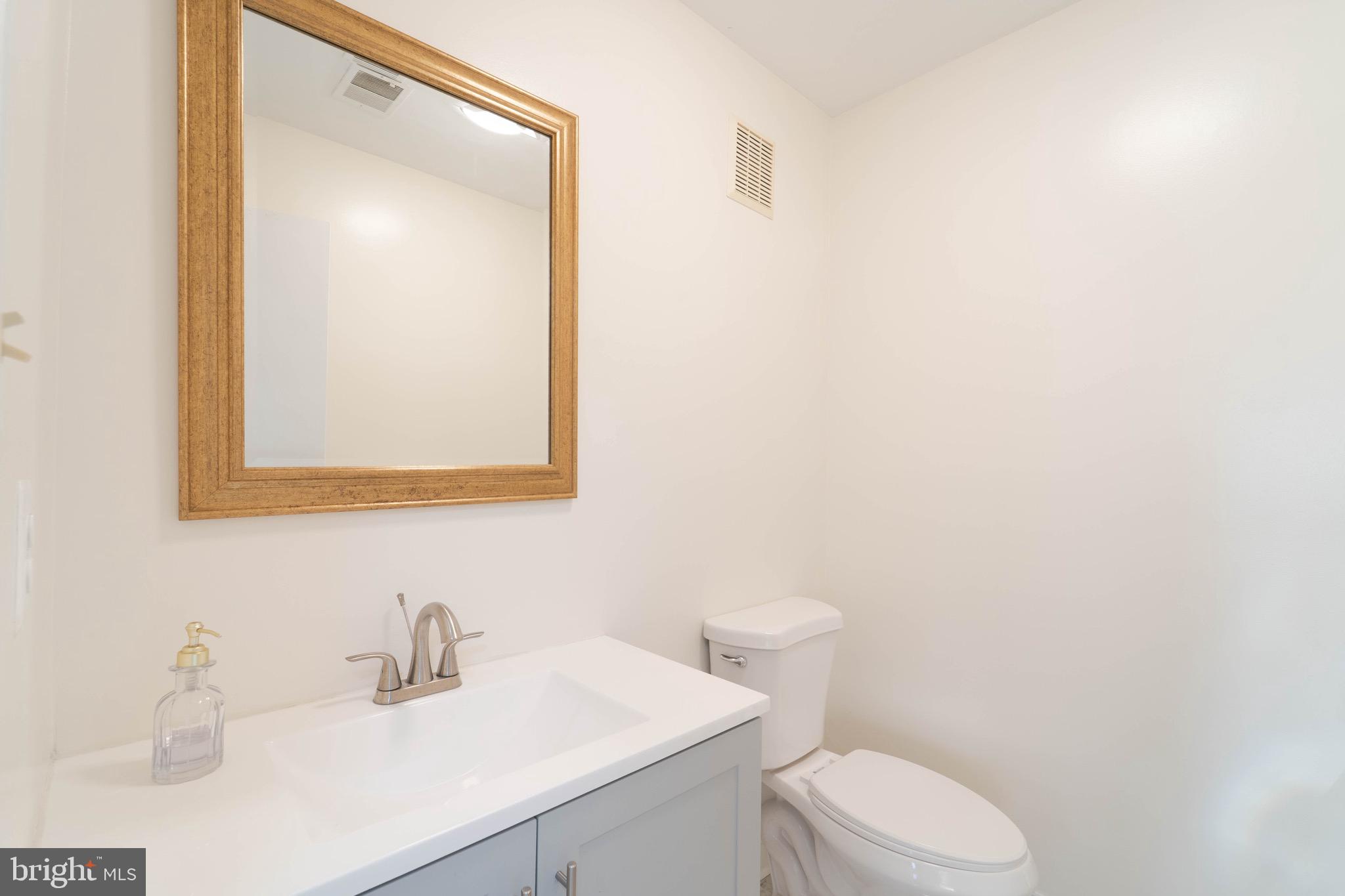 KING PARK WEST - Residential Lease