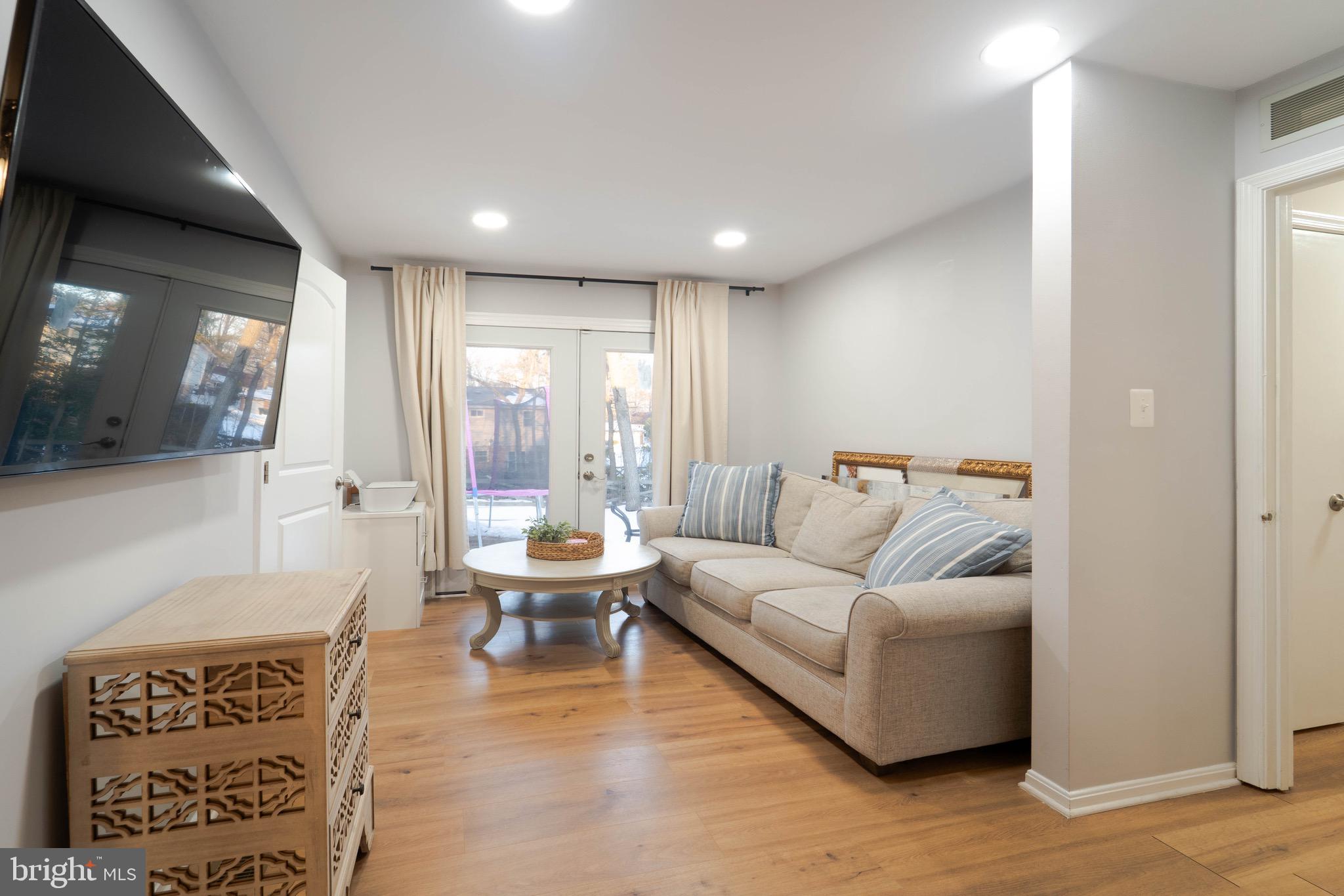 KING PARK WEST - Residential Lease