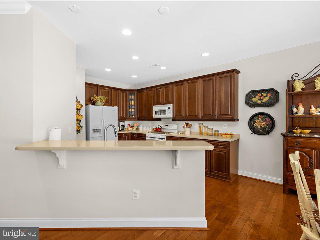 SYMPHONY VILLAGE AT CENTREVILLE - Residential