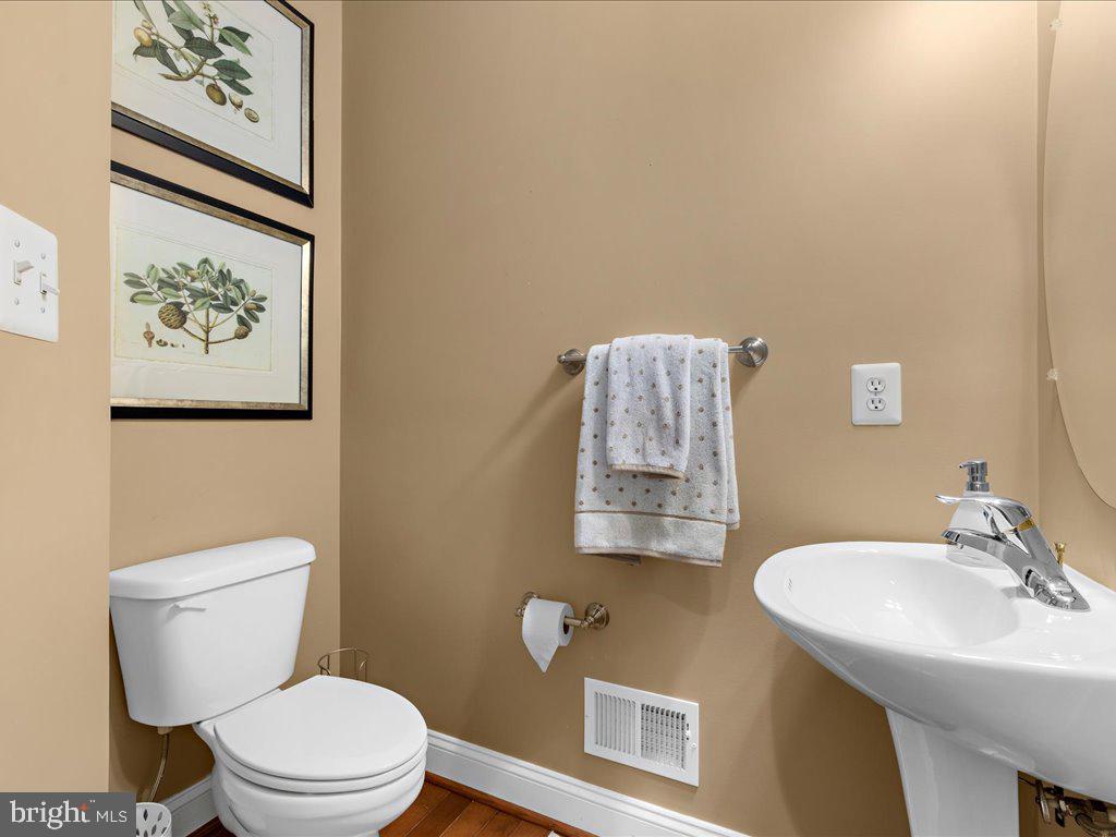 SYMPHONY VILLAGE AT CENTREVILLE - Residential