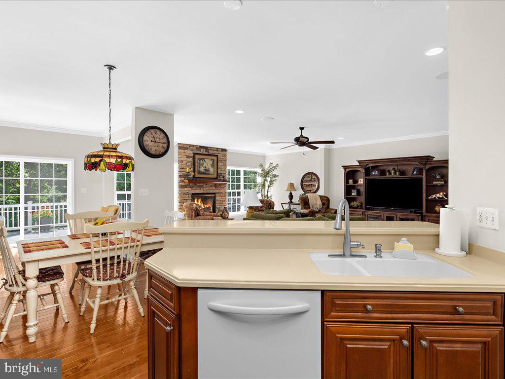 SYMPHONY VILLAGE AT CENTREVILLE - Residential