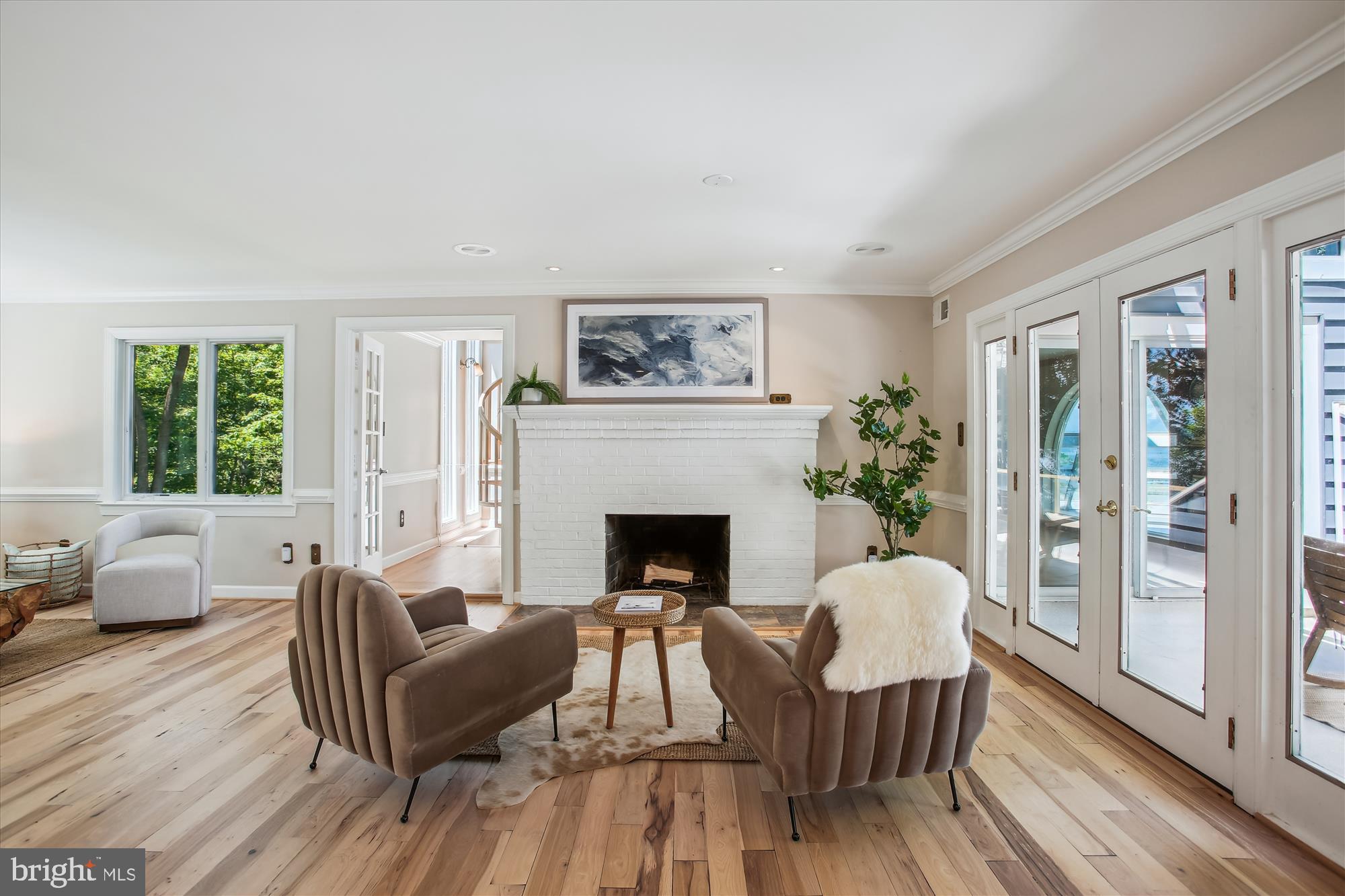 HALLOWING POINT RIVER ESTATES - Residential Lease