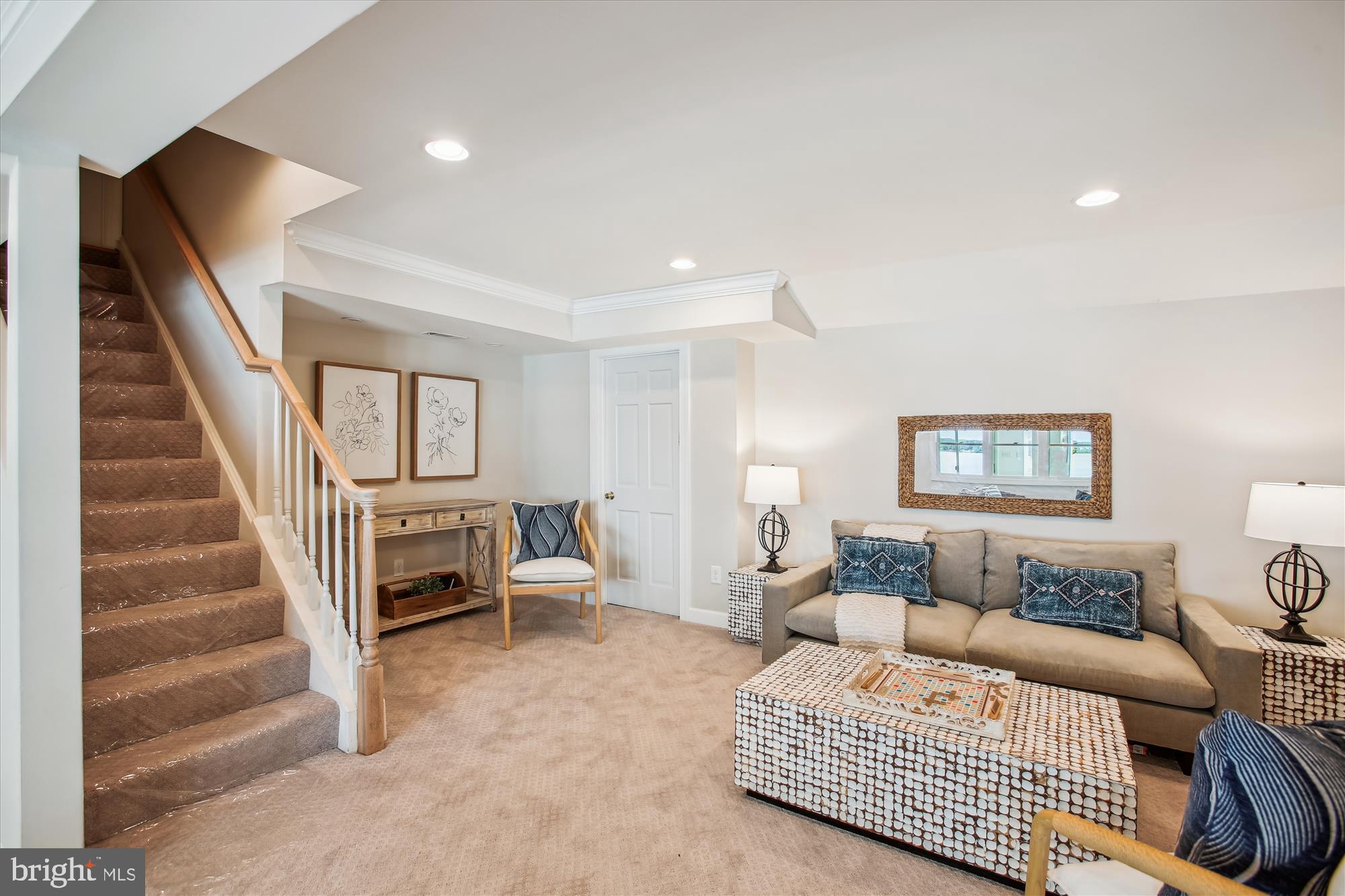 HALLOWING POINT RIVER ESTATES - Residential Lease