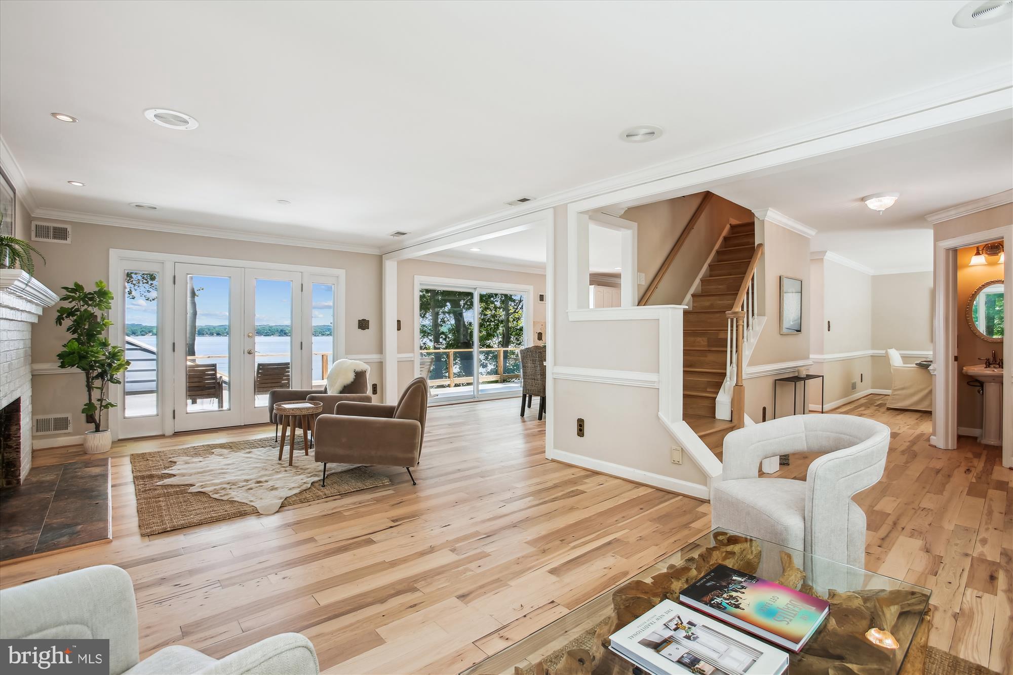 HALLOWING POINT RIVER ESTATES - Residential Lease