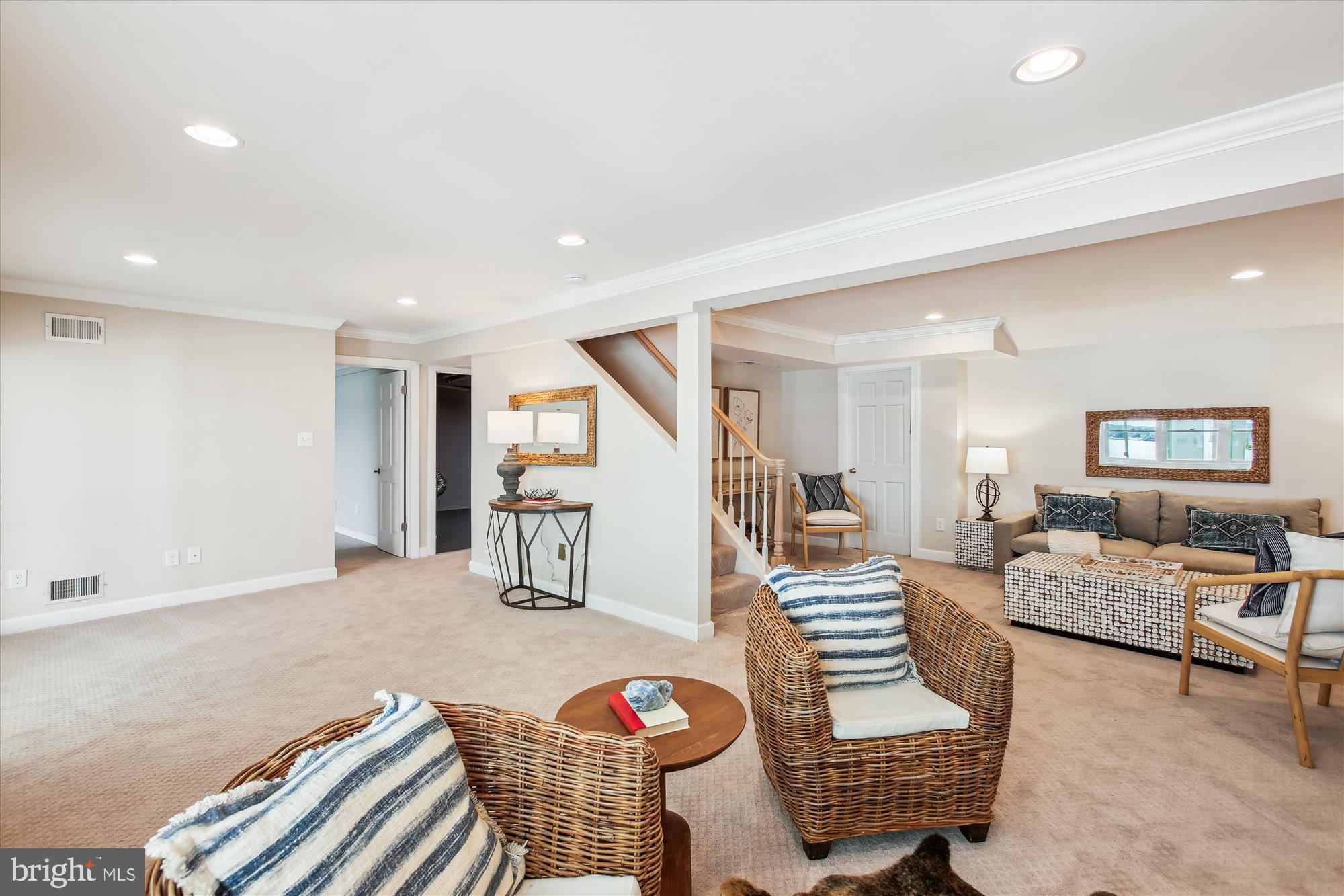 HALLOWING POINT RIVER ESTATES - Residential Lease