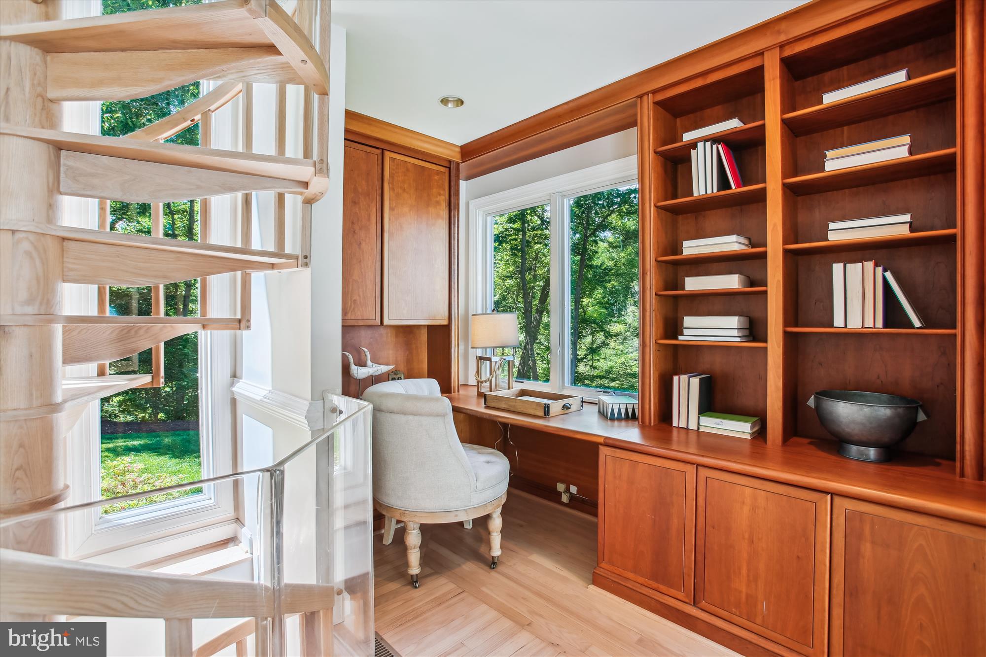 HALLOWING POINT RIVER ESTATES - Residential Lease