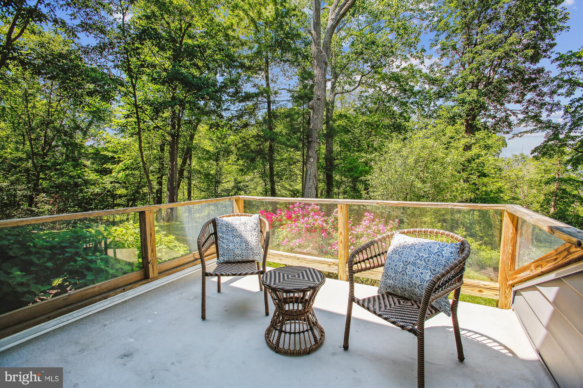 HALLOWING POINT RIVER ESTATES - Residential Lease