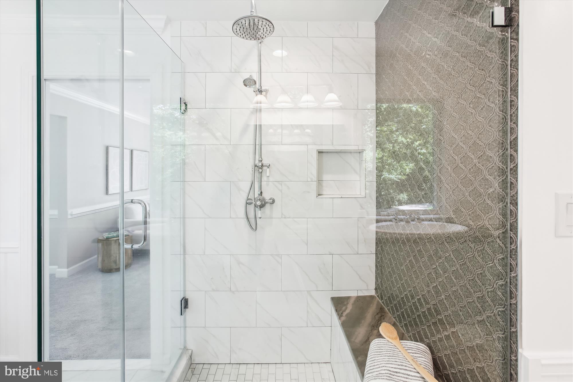 HALLOWING POINT RIVER ESTATES - Residential Lease