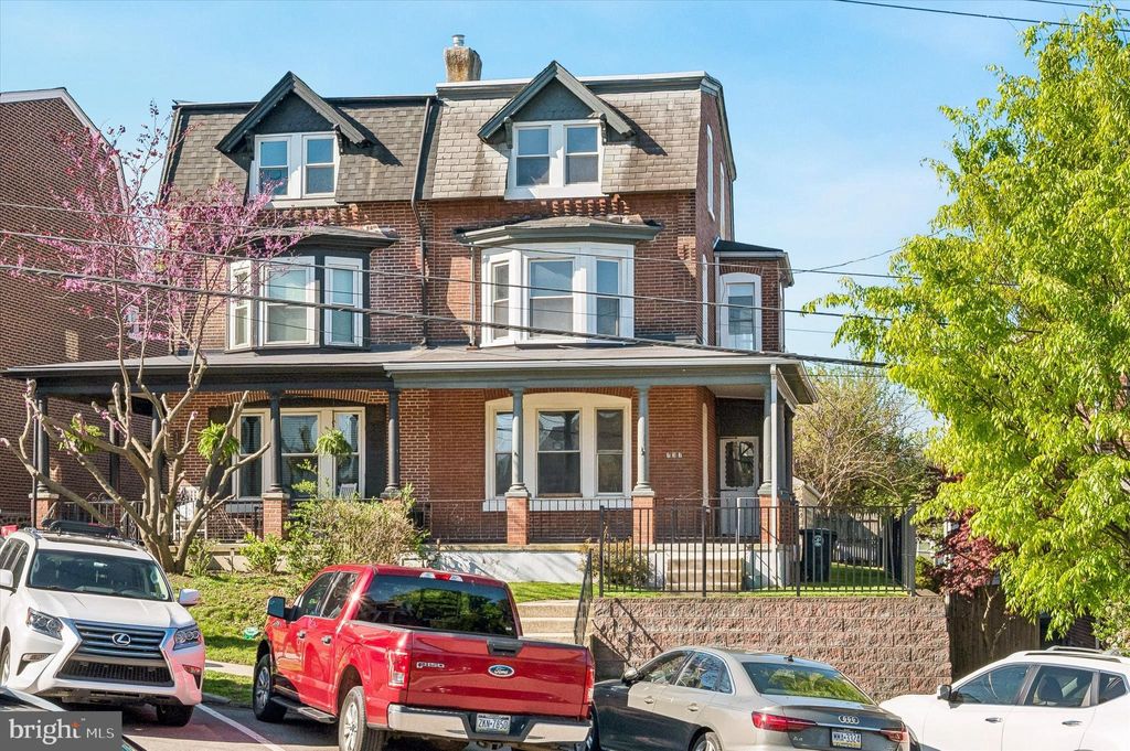 Photo of 133 W 3rd Avenue, CONSHOHOCKEN, PA 19428 (MLS # PAMC2176608)