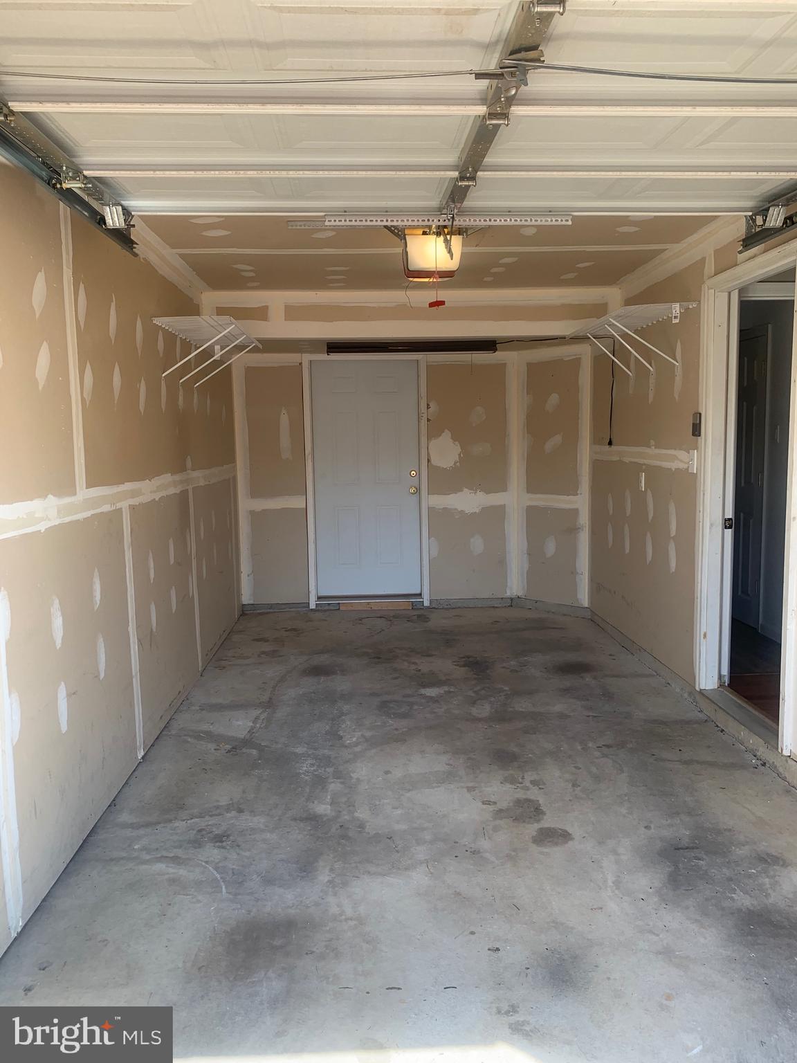 LAUREL RIDGE - Residential Lease