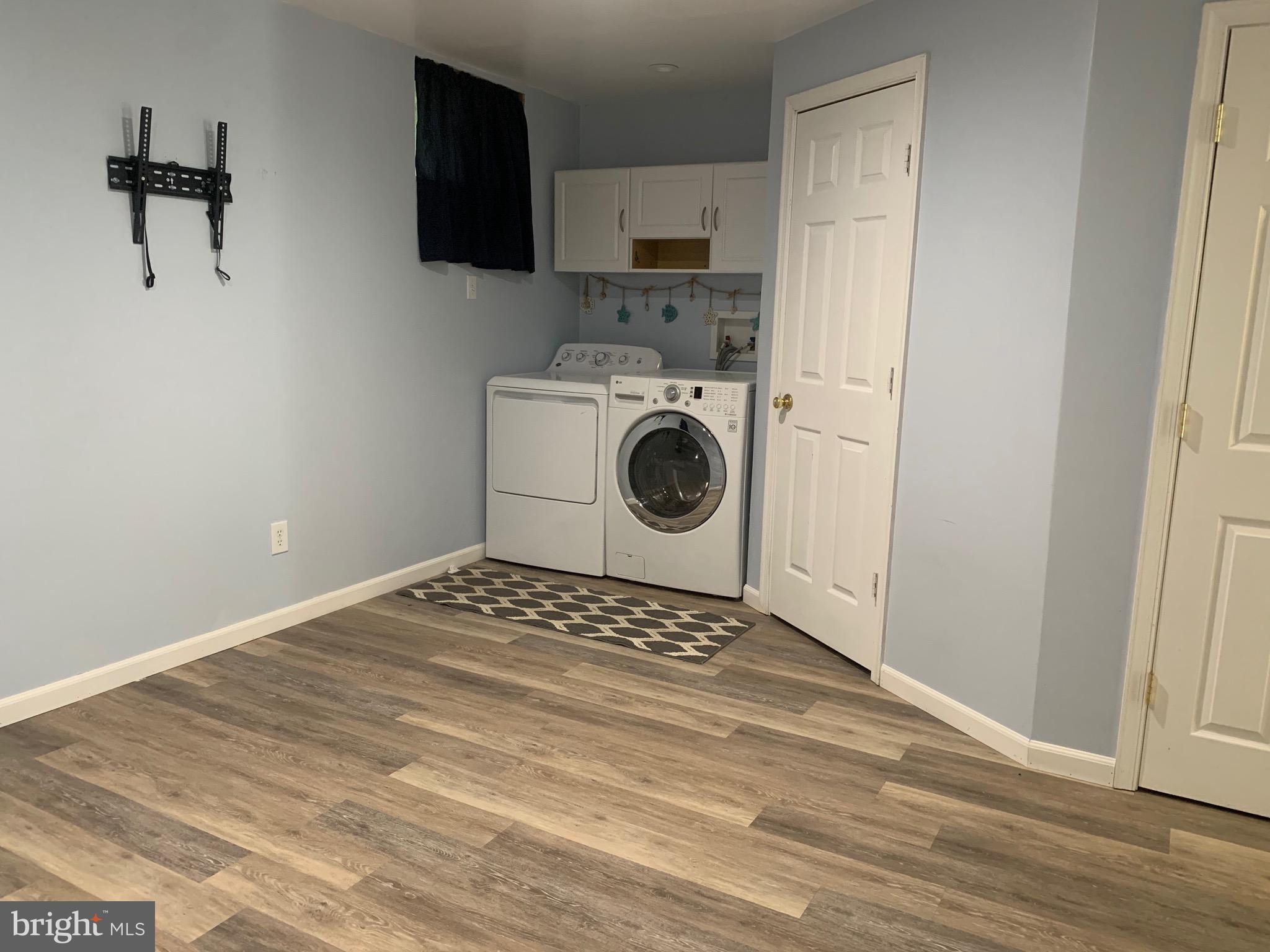 LAUREL RIDGE - Residential Lease