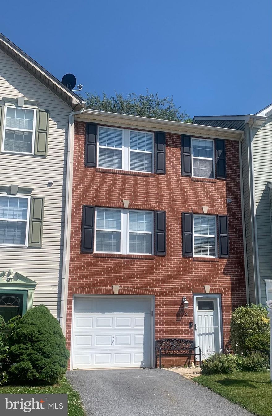 Beautiful townhome in Martinsburg features 3 bedrooms, 2.5 bathrooms, kitchen, dining area, large living room, basement, laundry room, deck, garage and small yard.  Close to schools, shopping and restaurants.  Pets allowed on case by case basis for an additional fee.