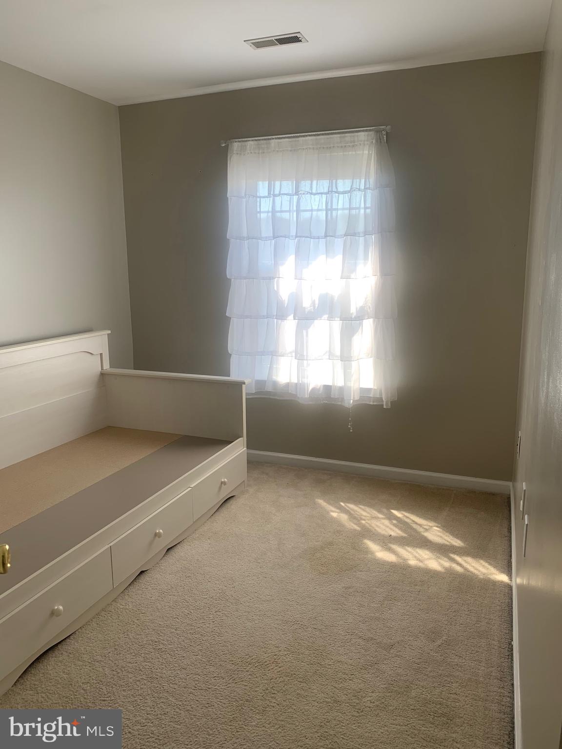 LAUREL RIDGE - Residential Lease