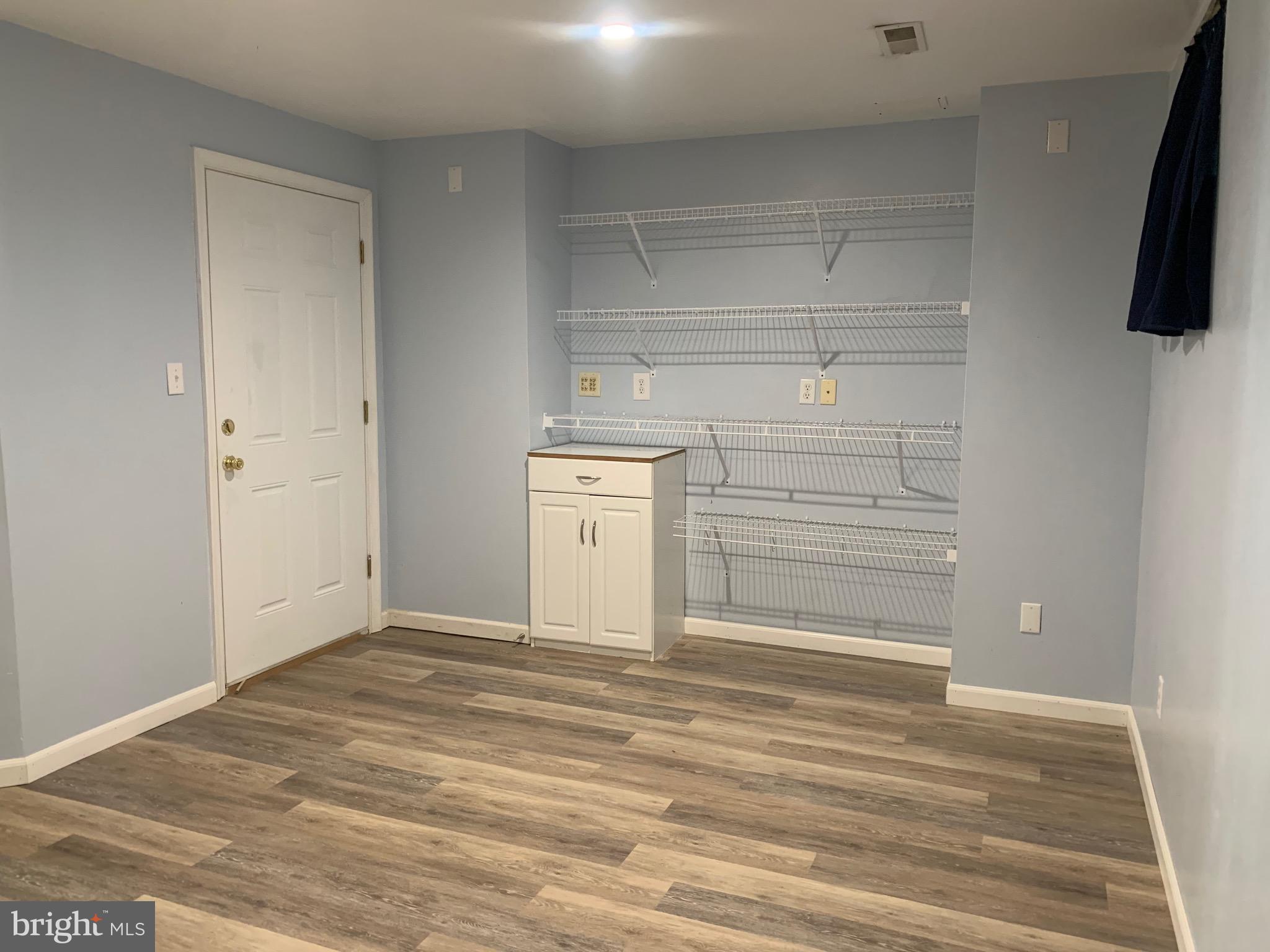 LAUREL RIDGE - Residential Lease