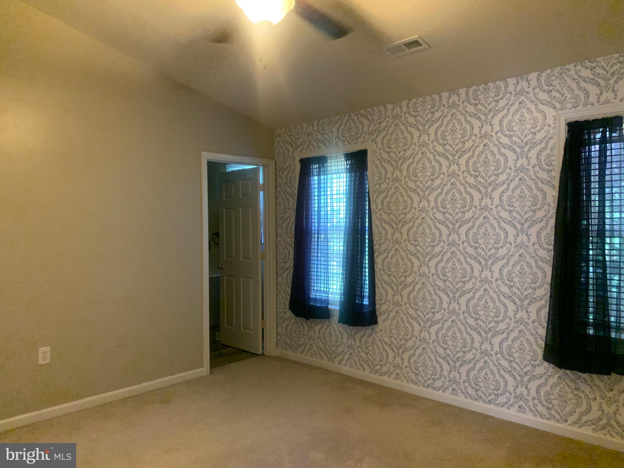 LAUREL RIDGE - Residential Lease