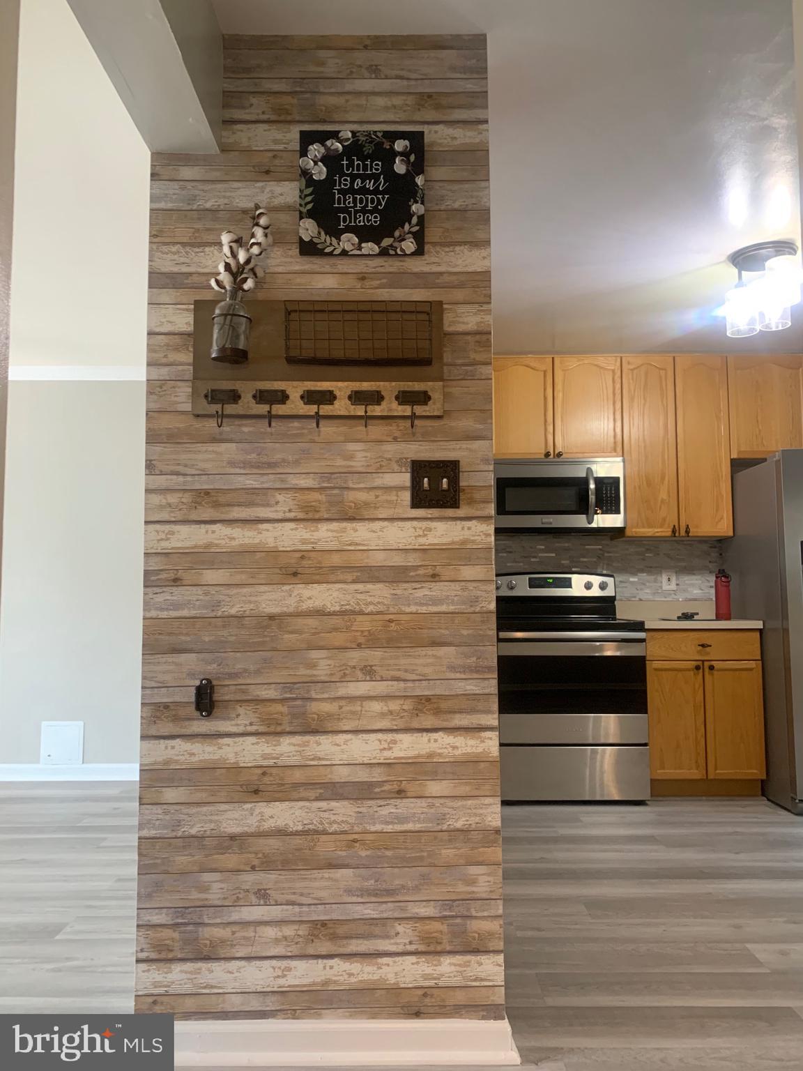 LAUREL RIDGE - Residential Lease