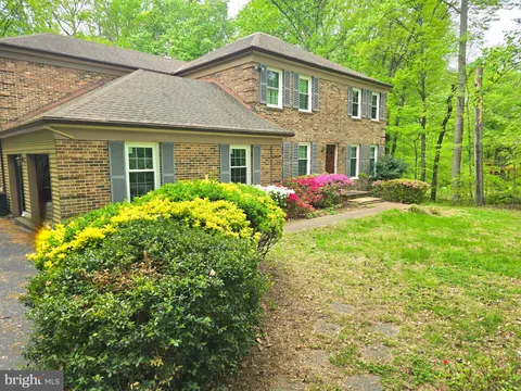 5017 Cannon Bluff Drive, Woodbridge, VA MLS: VAPW2094632